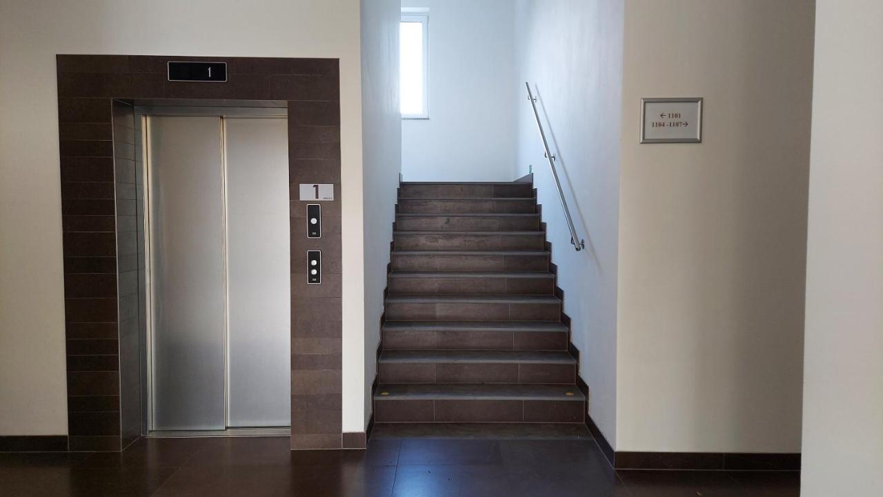 Apartment Moser 1303 Karlovy Vary Exterior foto